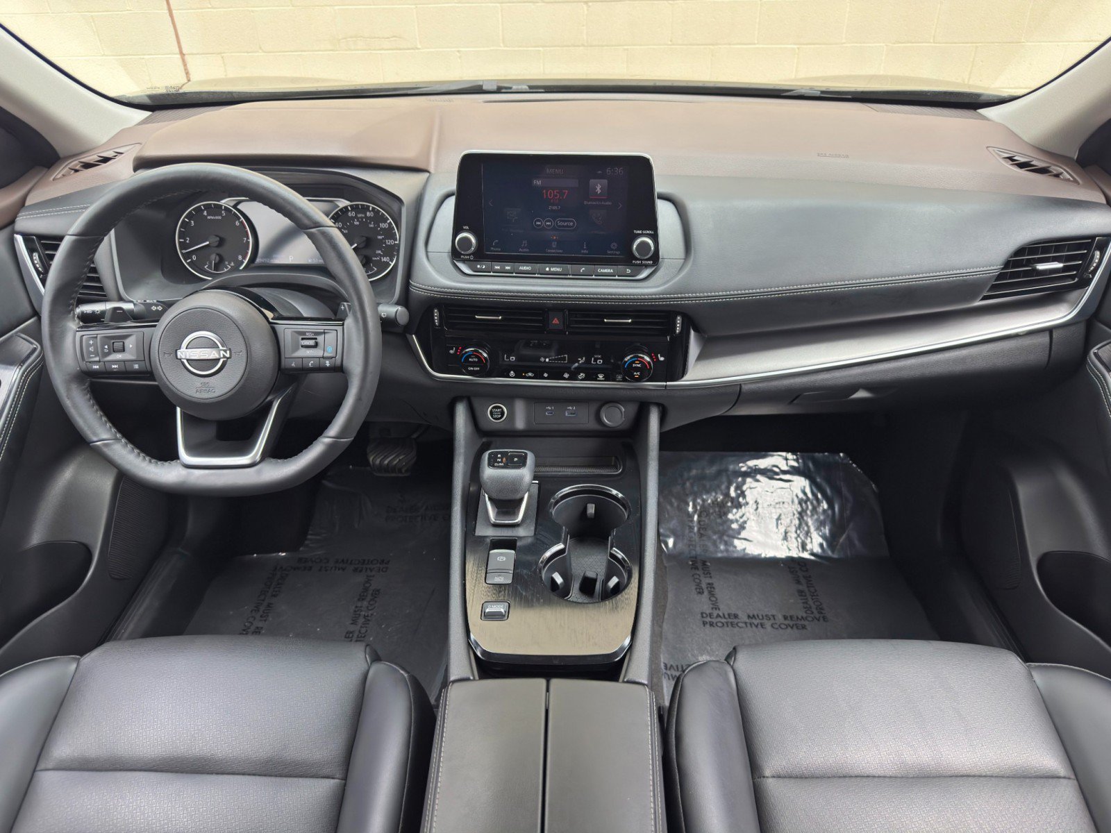 Used 2022 Nissan Rogue SV w/ SV Premium Package FWD image 12