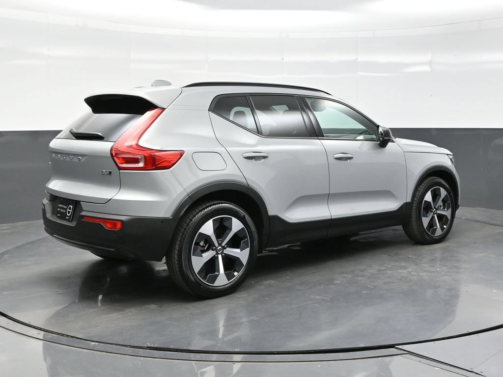 Used 2026 Volvo XC40 B5 Plus AWD/4WD image 7