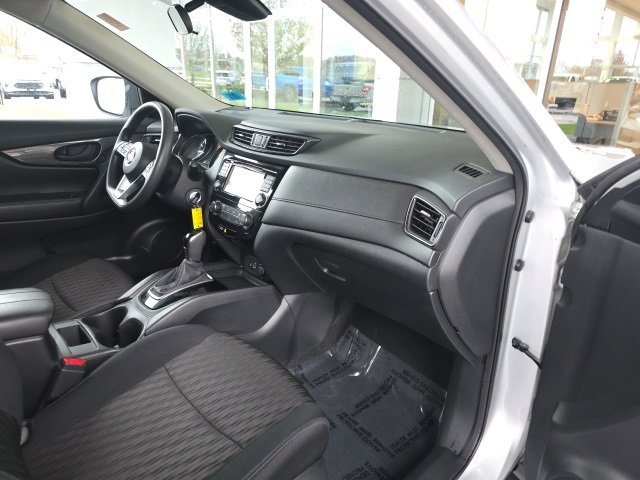 Used 2019 Nissan Rogue S image 9