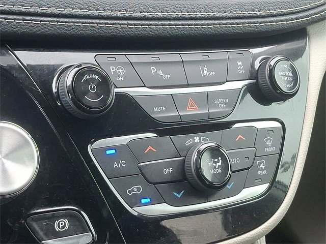 Used 2021 Chrysler Pacifica Limited w/ Premium & Safety Sphere Group image 15