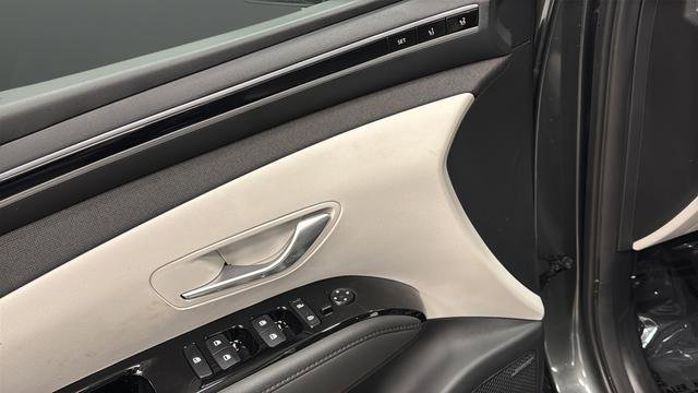 Used 2024 Hyundai Tucson Limited image 21