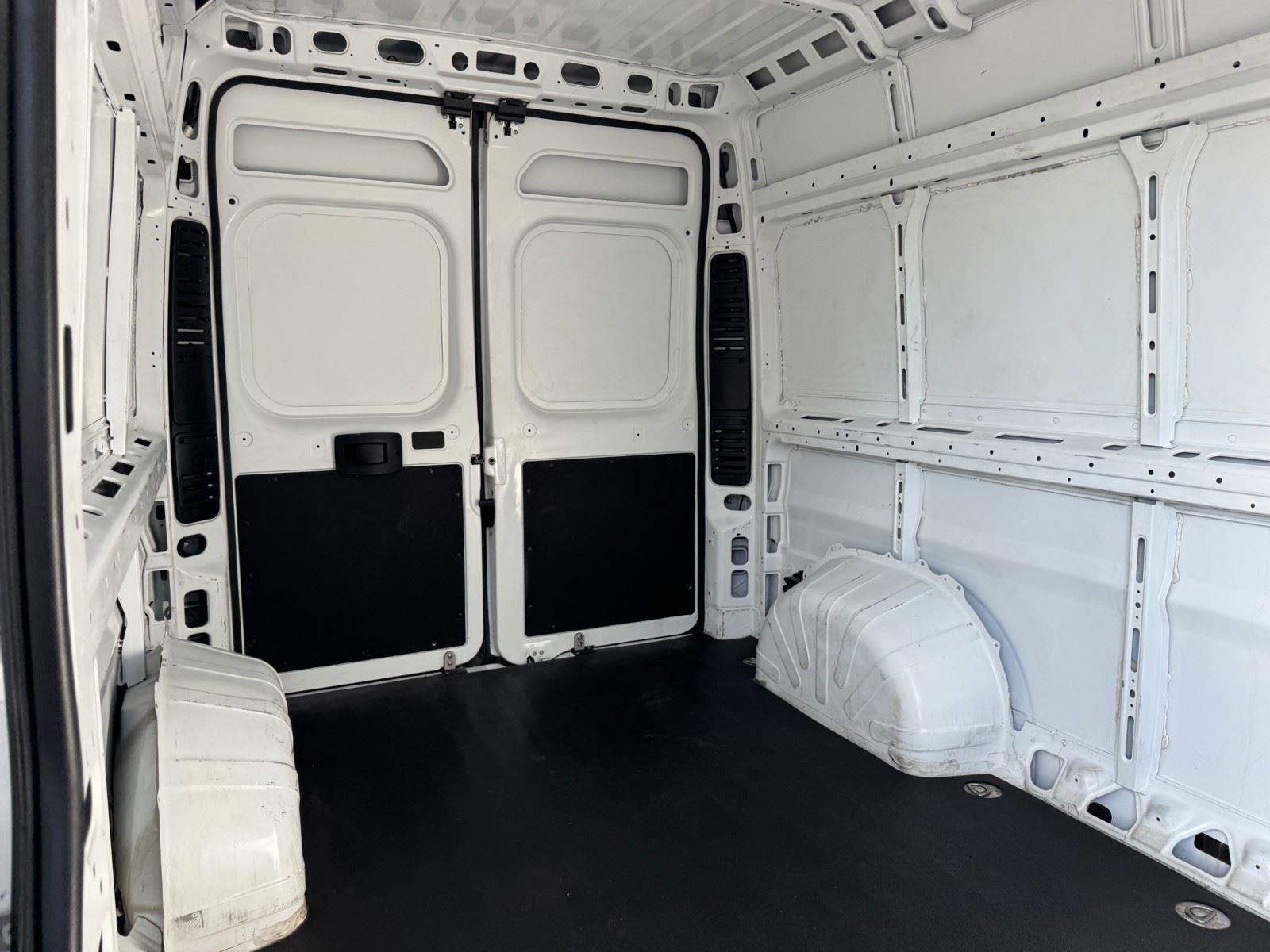 Used 2025 RAM ProMaster 2500 w/ Convenience Group image 11