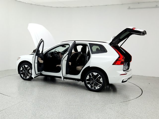 New 2026 Volvo XC60 B5 Plus w/ Protection Package Premier AWD/4WD image 12