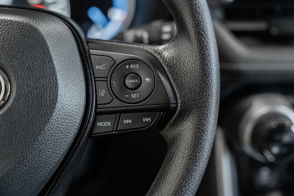 Used 2025 Toyota RAV4 XLE image 23