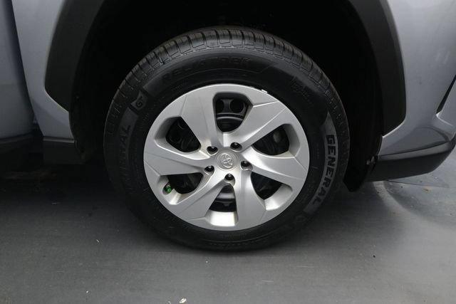 Used 2023 Toyota RAV4 LE FWD image 15
