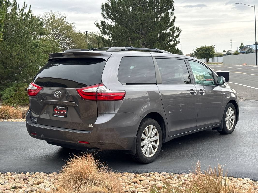 Used 2017 Toyota Sienna LE AWD/4WD image 10