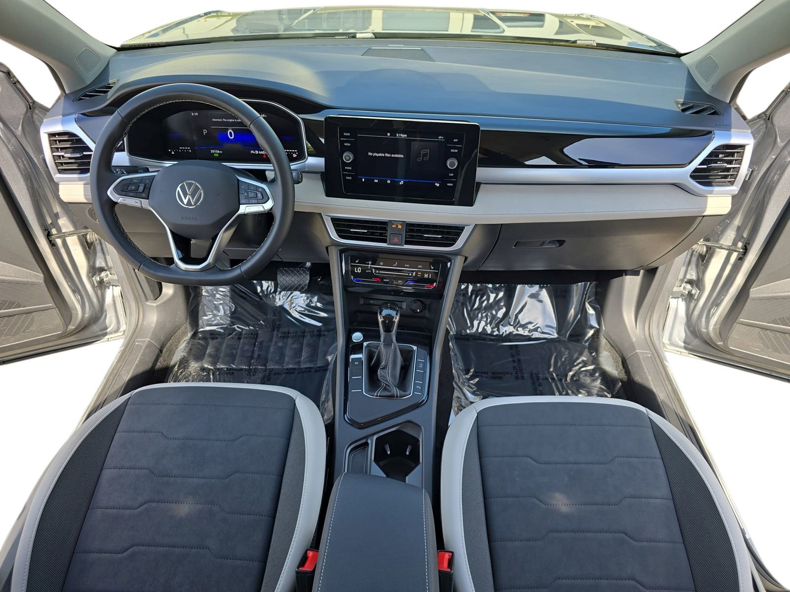 Used 2025 Volkswagen Taos SE image 13