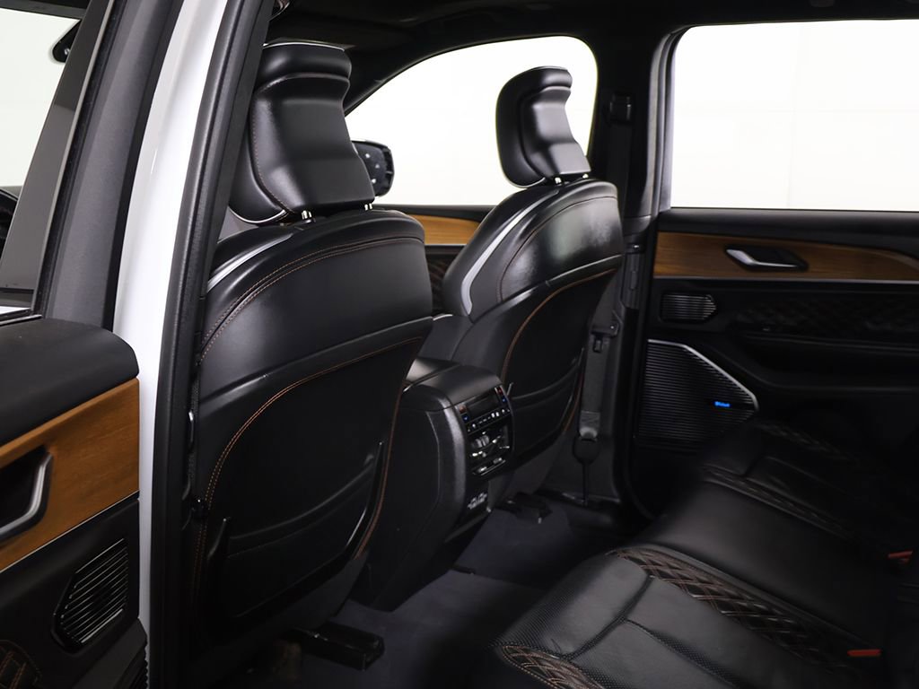 Used 2023 Jeep Grand Cherokee Summit image 31