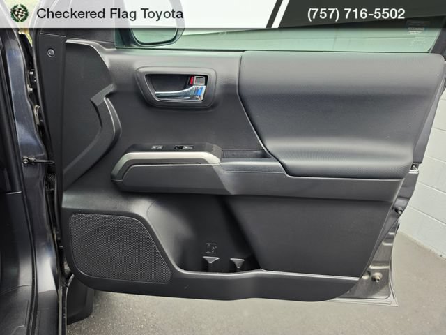 Used 2023 Toyota Tacoma TRD Off-Road w/ Technology Package AWD/4WD image 27