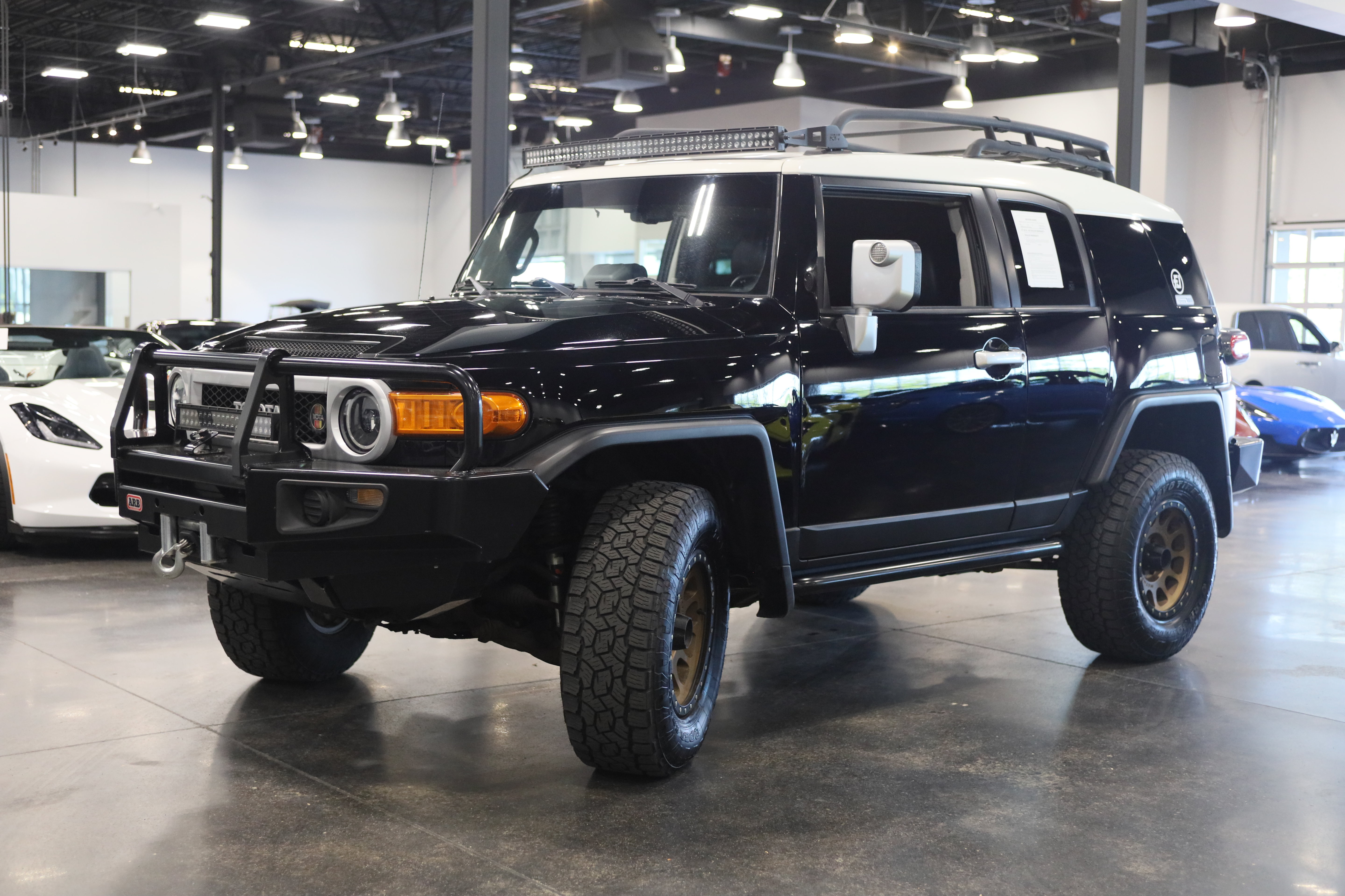 Used 2012 Toyota FJ Cruiser 4WD w/ Convenience Pkg image 3