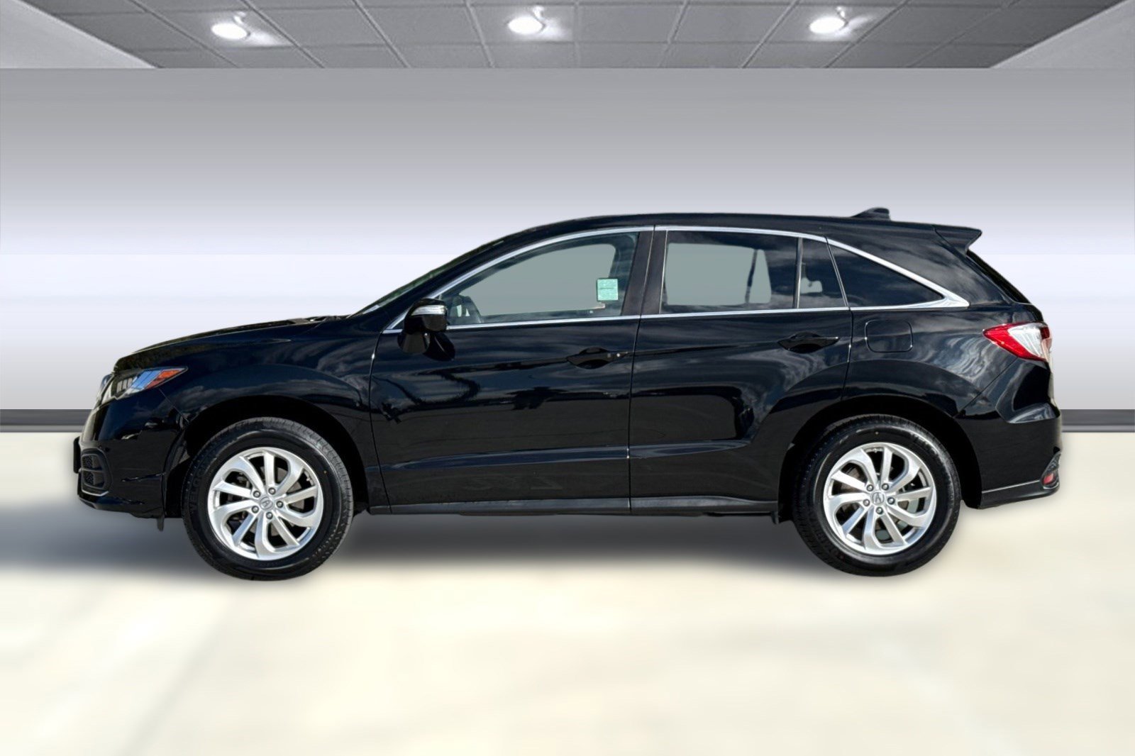 Used 2017 Acura RDX AWD image 2