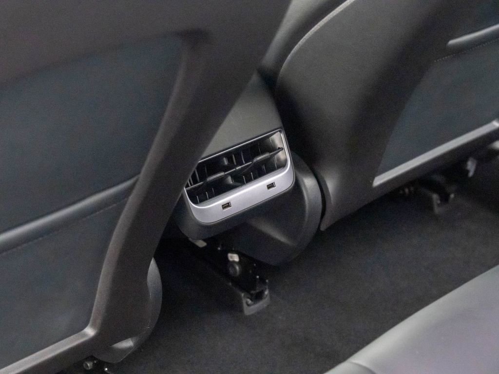 Used 2020 Tesla Model 3 Performance image 17