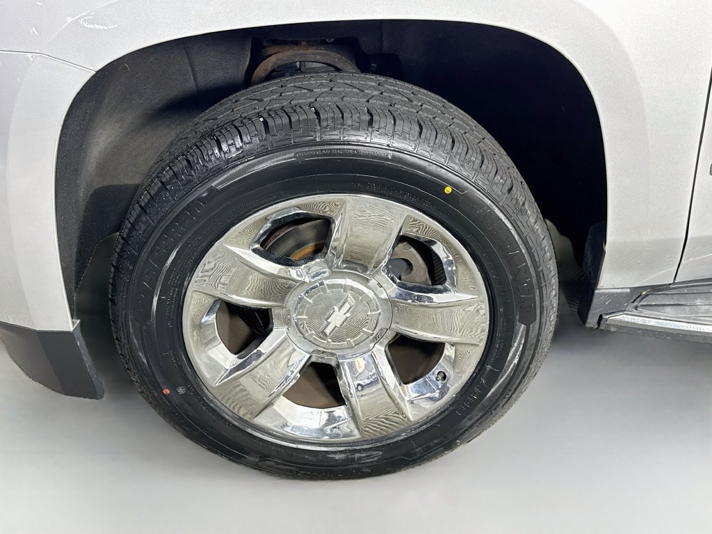 Used 2019 Chevrolet Suburban Premier w/ Max Trailering Package AWD/4WD image 4