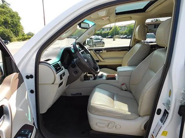 Used 2018 Lexus GX 460 Luxury w/ Sport Design Package image 16