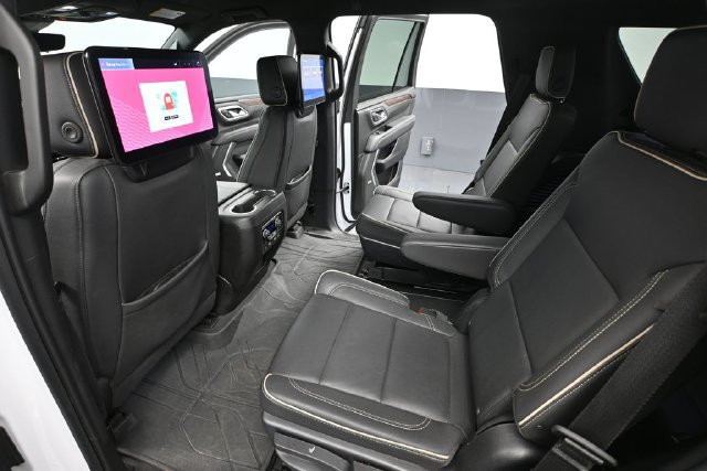 Used 2023 Chevrolet Tahoe Premier w/ Advanced Technology Package AWD/4WD image 28