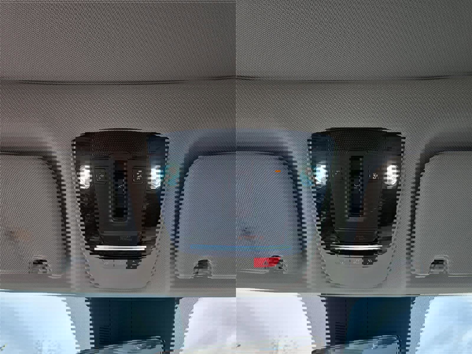 Used 2022 Kia Sorento EX w/ Panoramic Sunroof Package image 25