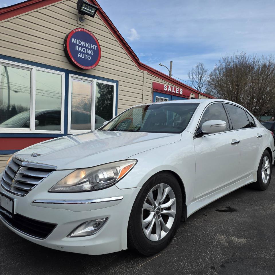 Used 2013 Hyundai Genesis 3.8 image 8