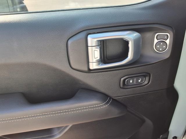Used 2023 Jeep Wrangler Unlimited Sahara w/ Cold Weather Group AWD/4WD image 19