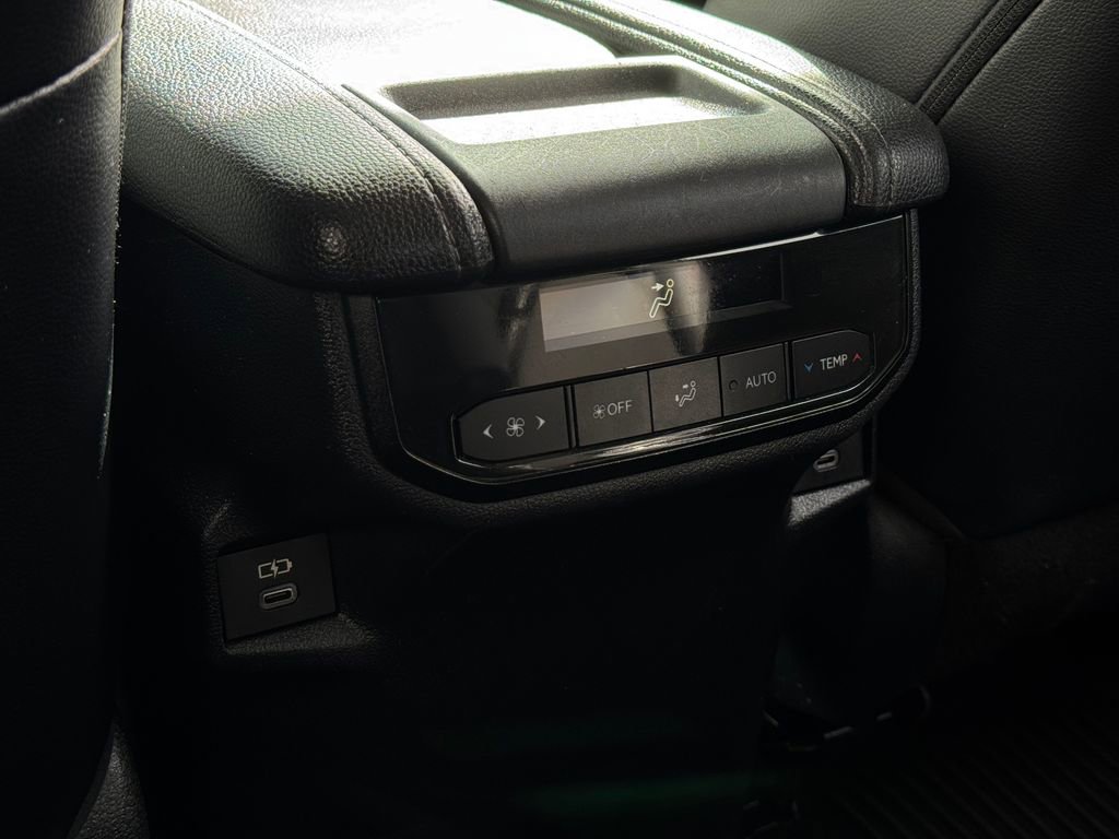 Certified 2024 Toyota Grand Highlander XLE image 35