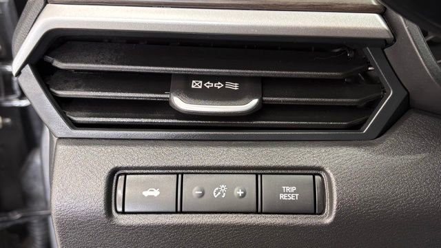 Used 2025 Nissan Altima 2.5 SV image 29