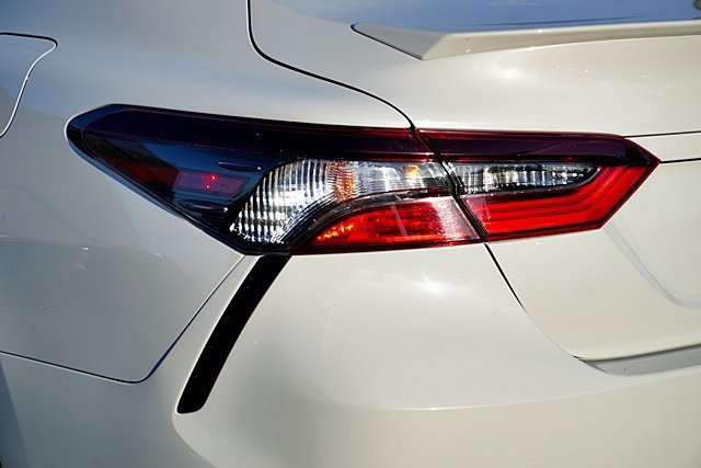 Used 2023 Toyota Camry SE FWD image 7