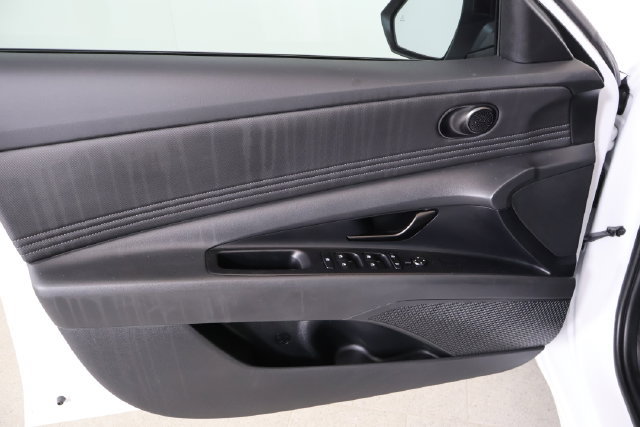 Used 2025 Hyundai Elantra Sport FWD image 17
