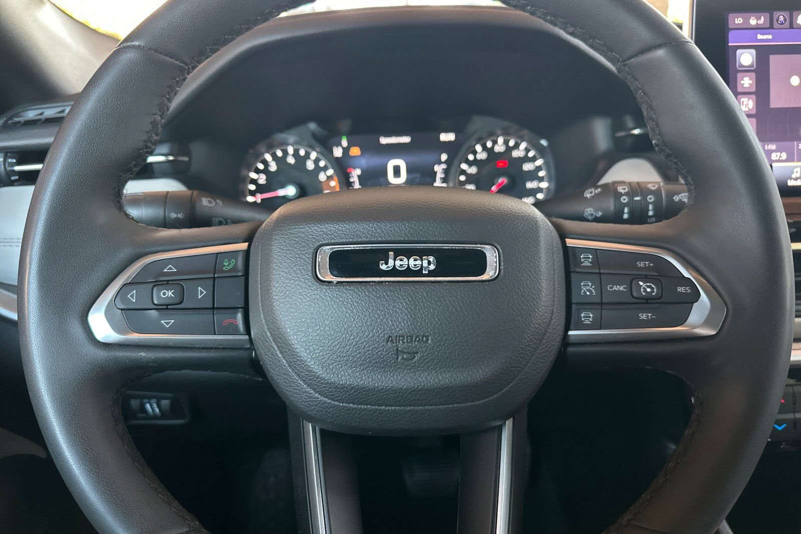 Used 2025 Jeep Compass Limited AWD/4WD image 31