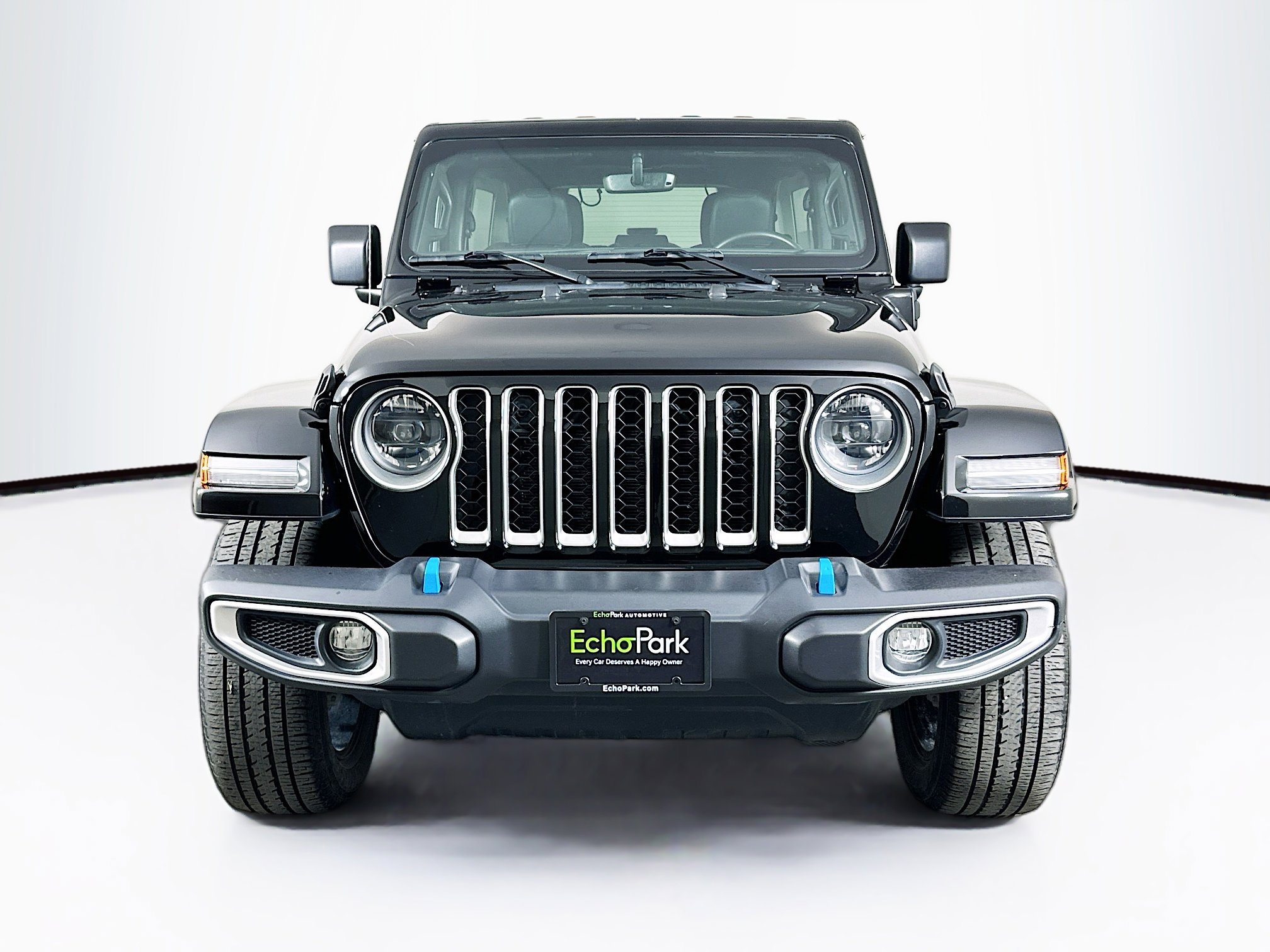Used 2023 Jeep Wrangler Sahara w/ Cold Weather Group AWD/4WD image 2