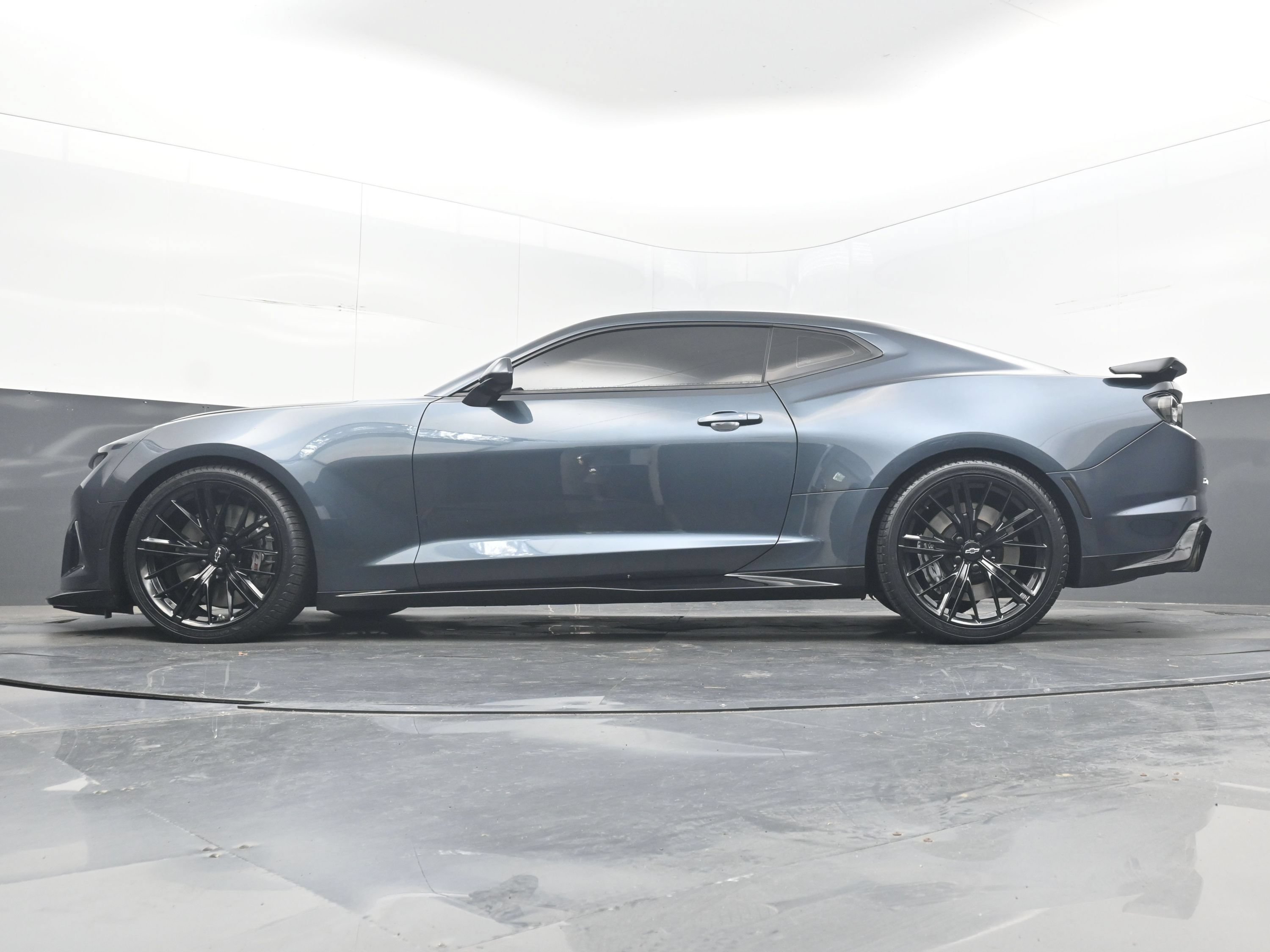 Used 2021 Chevrolet Camaro ZL1 w/ LPO, ZL1 Protection Package RWD image 33