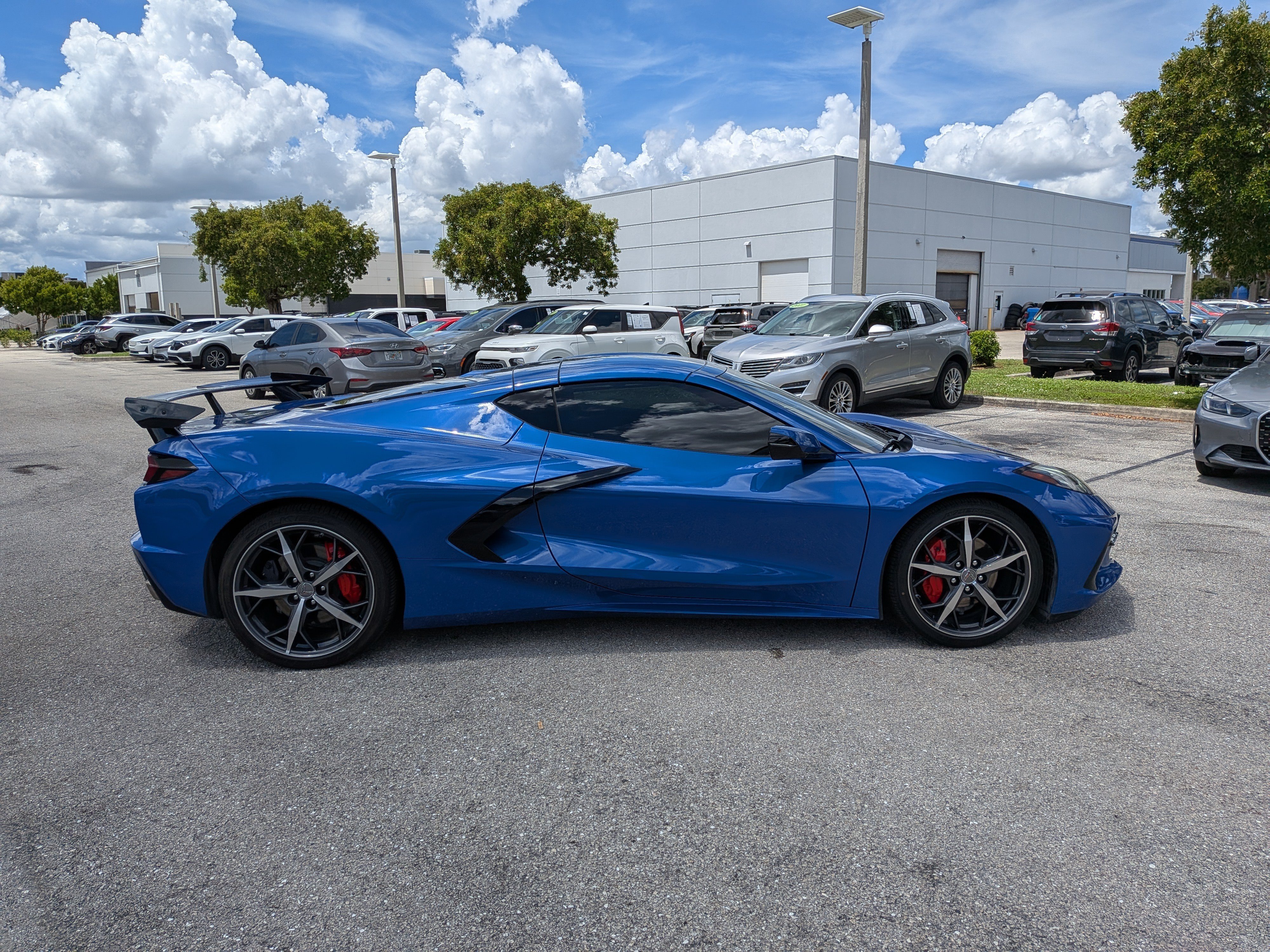 Used 2022 Chevrolet Corvette Stingray Preferred Cpe w/ Battery Protection Package RWD image 3