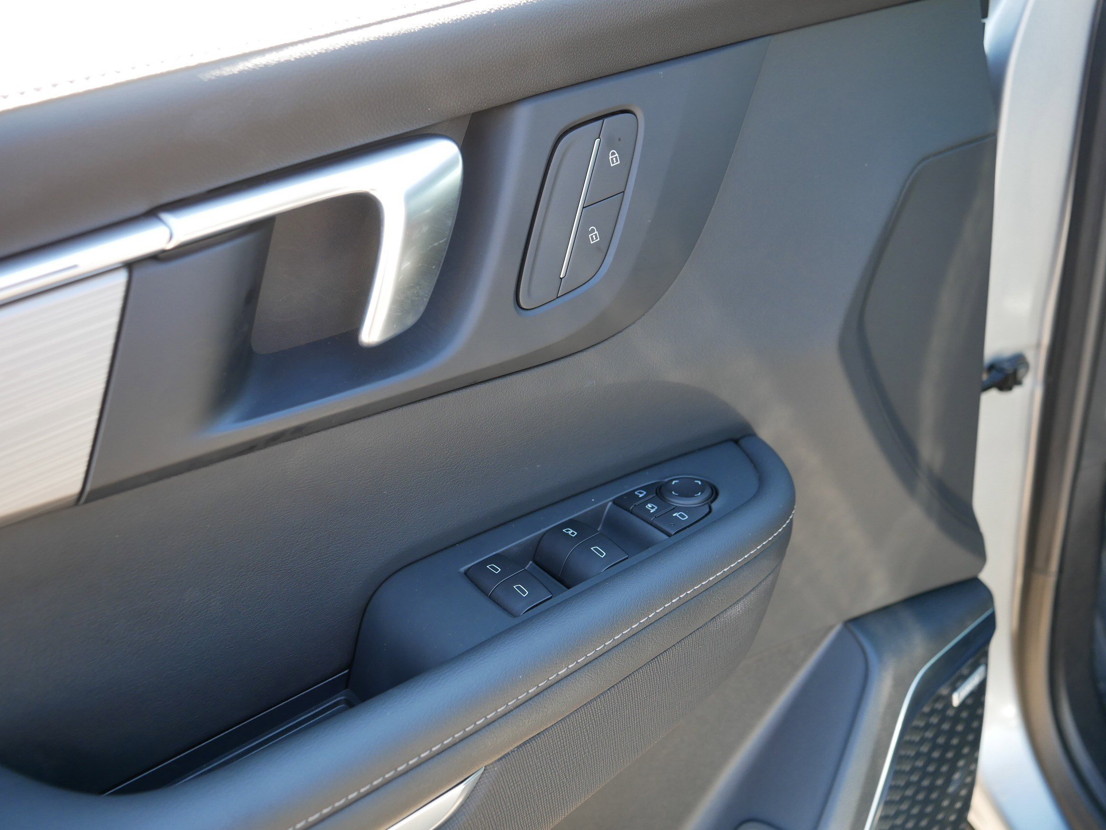 Used 2025 Buick Enclave Preferred image 19