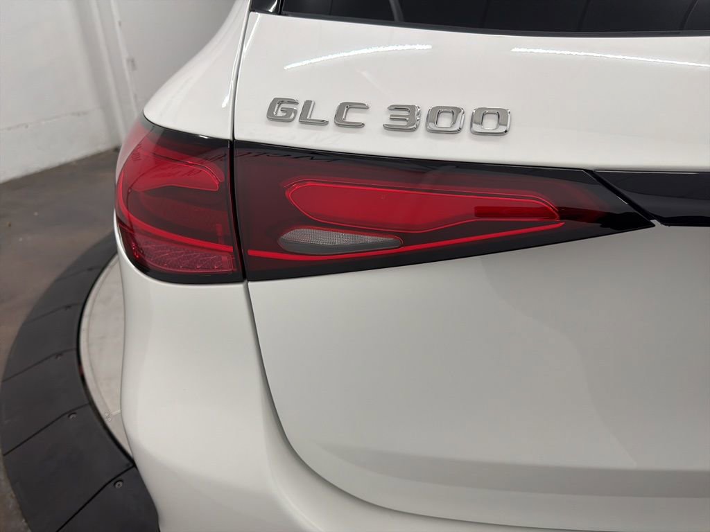 New 2026 Mercedes-Benz GLC 300 image 11