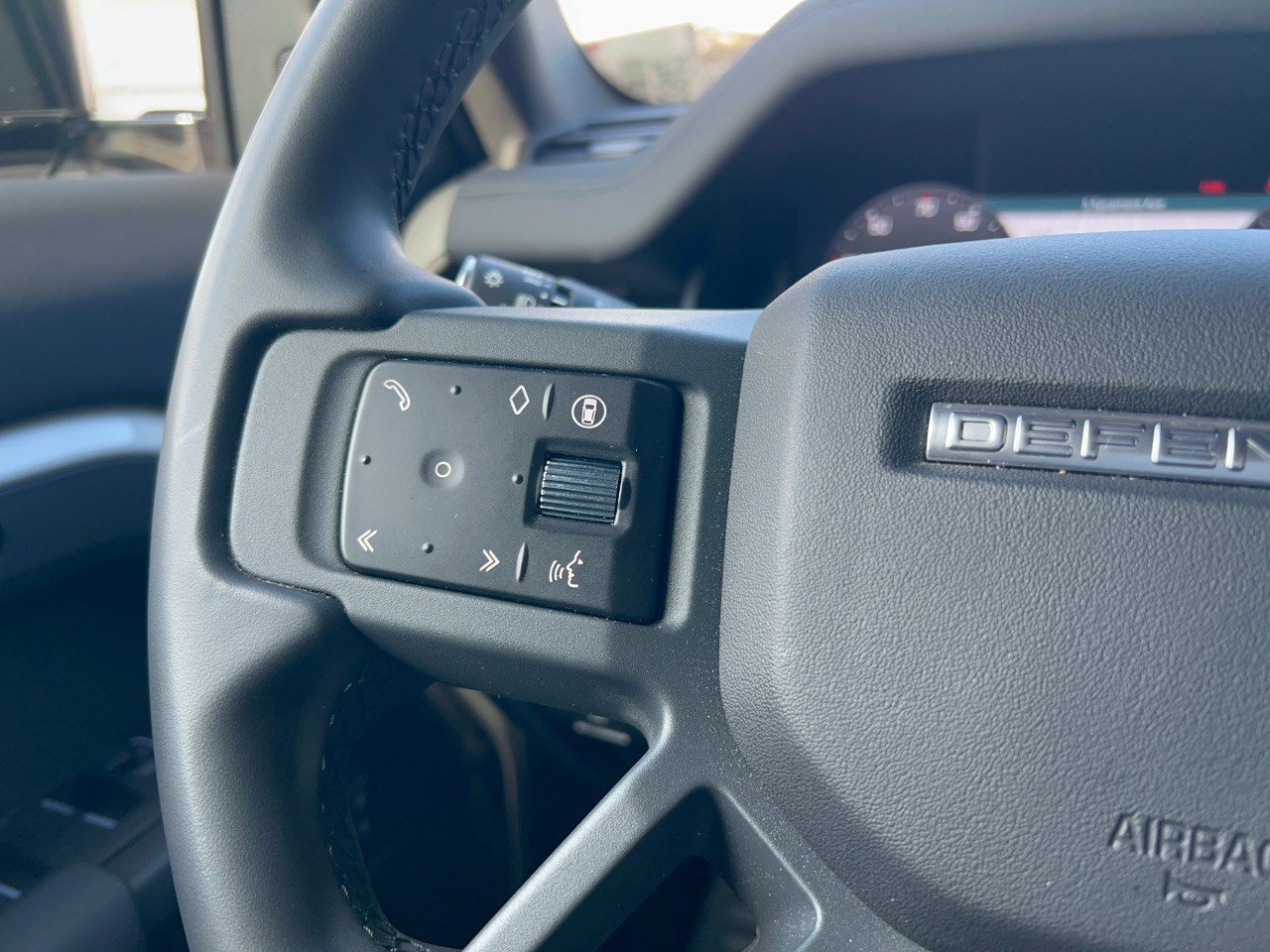 Used 2026 Land Rover Defender 110 S AWD/4WD image 18