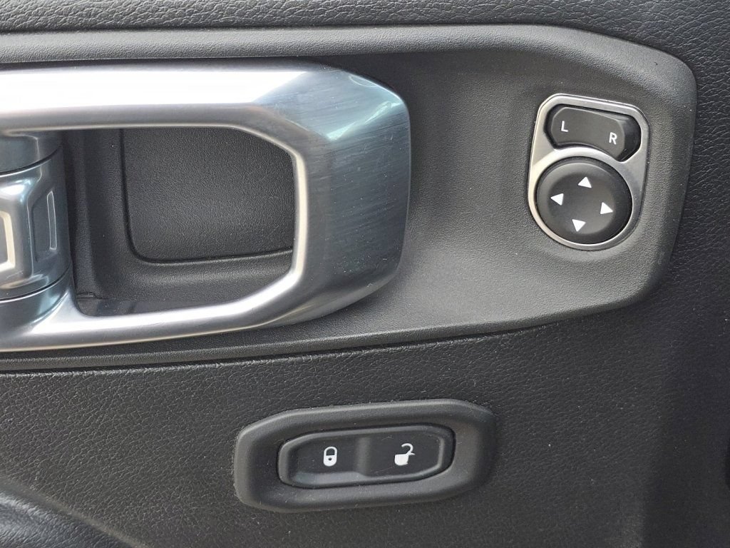 Used 2021 Jeep Wrangler Unlimited Sport AWD/4WD image 26
