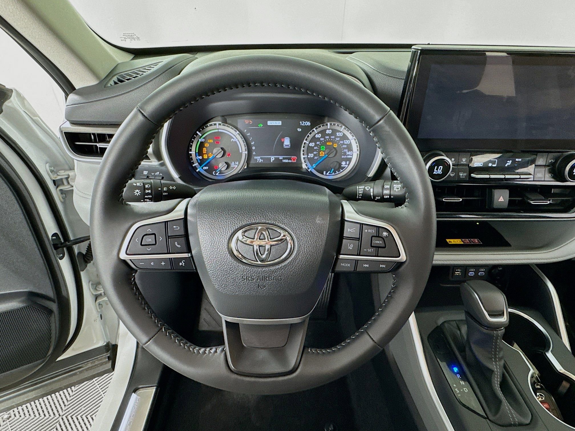 Certified 2026 Toyota Highlander XLE AWD/4WD image 13