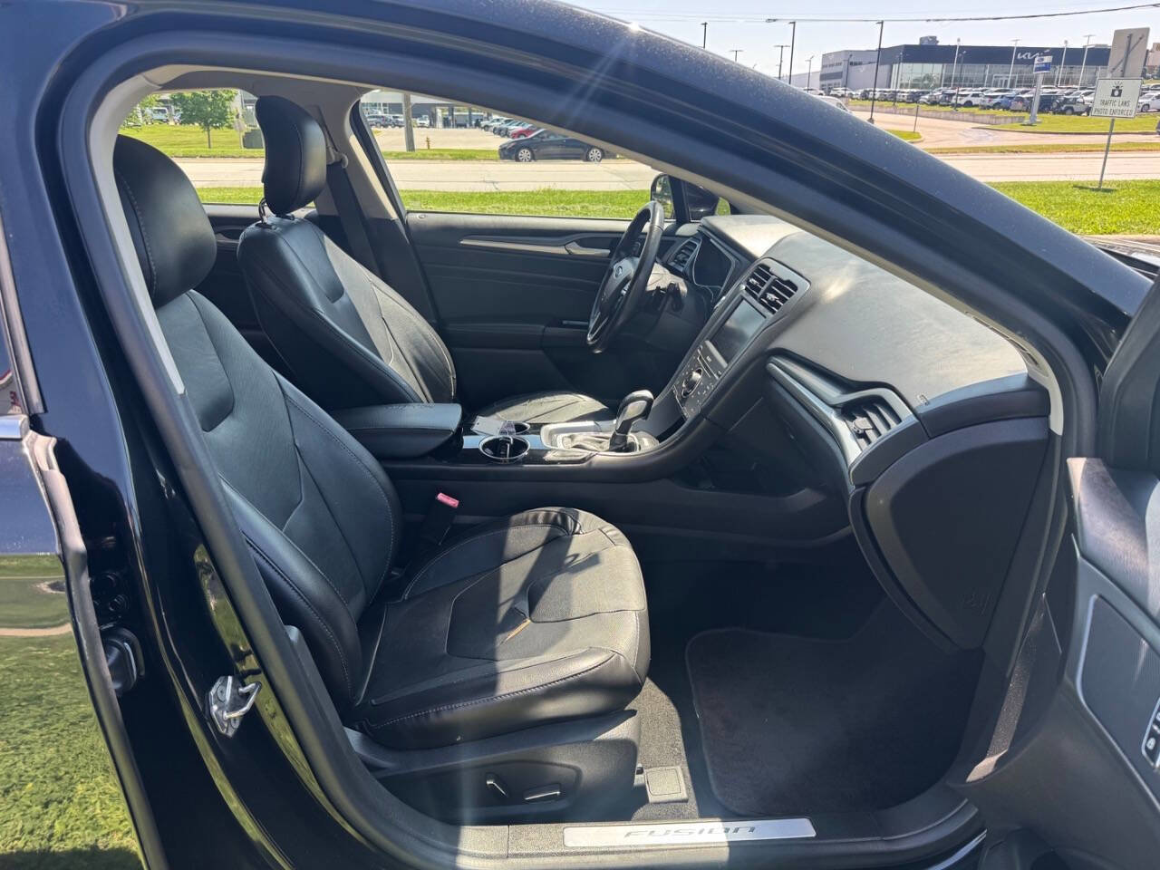 Used 2013 Ford Fusion Titanium FWD image 14