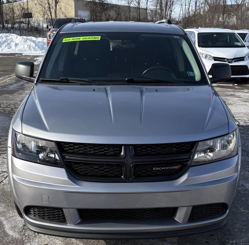 Used 2018 Dodge Journey SE w/ Popular Equipment Group image 2
