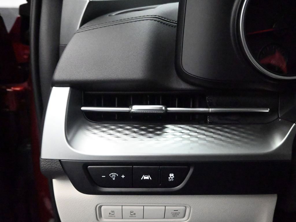 Used 2024 Kia Carnival LX image 9