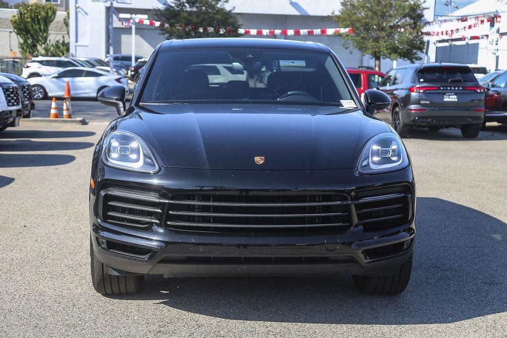 Used 2023 Porsche Cayenne Platinum Edition image 2