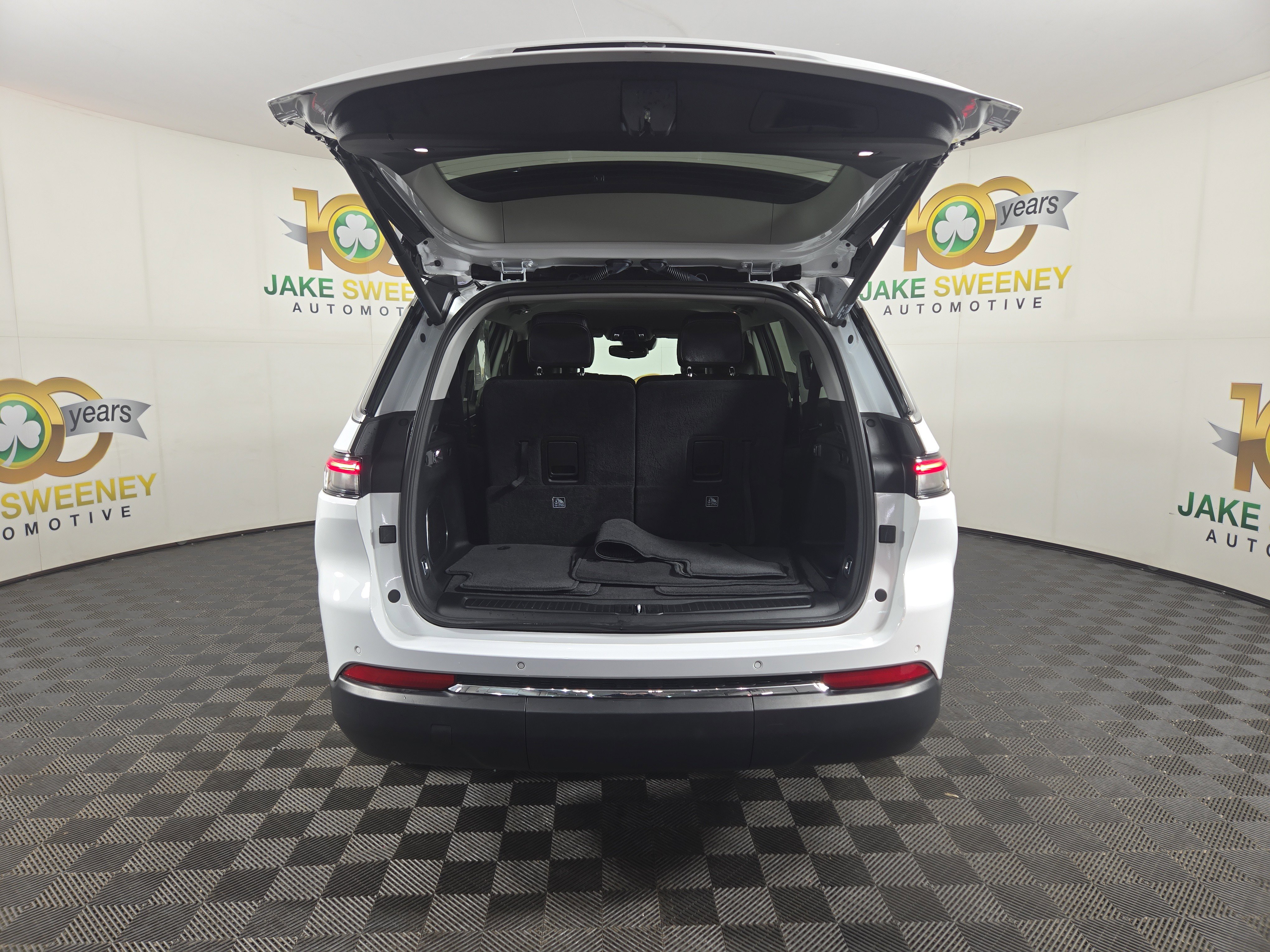 Used 2023 Jeep Grand Cherokee L Limited image 36