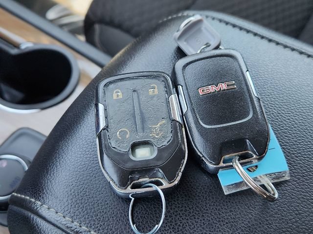 Used 2017 GMC Acadia SLE AWD/4WD image 51