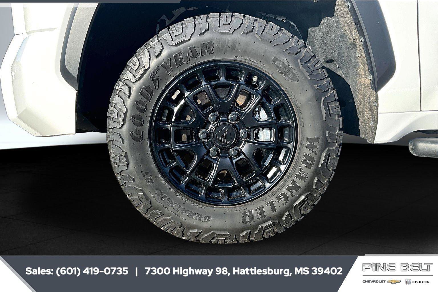 Used 2025 Toyota Tundra SR5 AWD/4WD image 8
