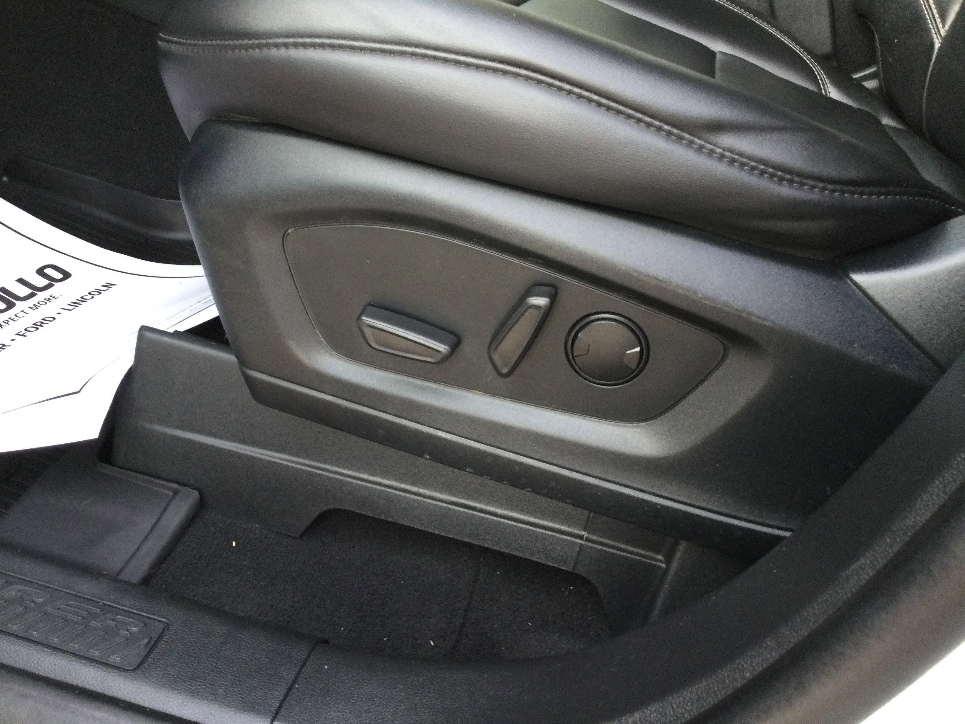 Used 2023 Ford Explorer XLT w/ Equipment Group 202A image 9