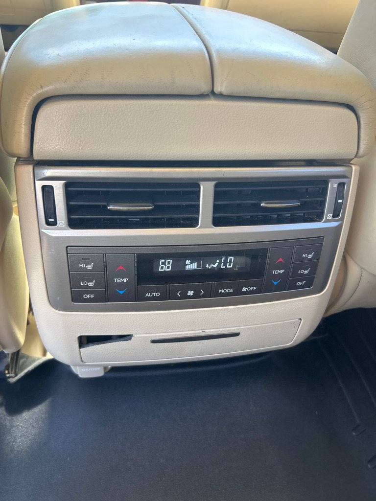 Used 2014 Lexus LX 570 4WD image 21