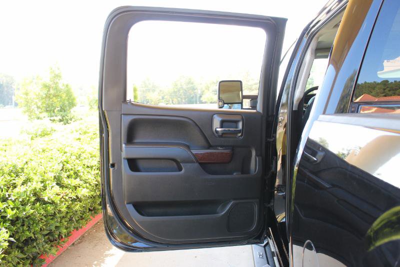 Used 2015 GMC Sierra 2500 SLT w/ Duramax Plus Package image 29