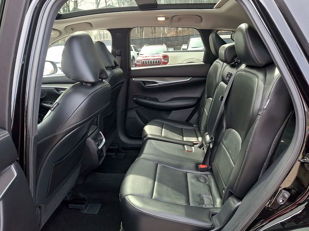 Used 2023 INFINITI QX50 Luxe AWD/4WD image 11
