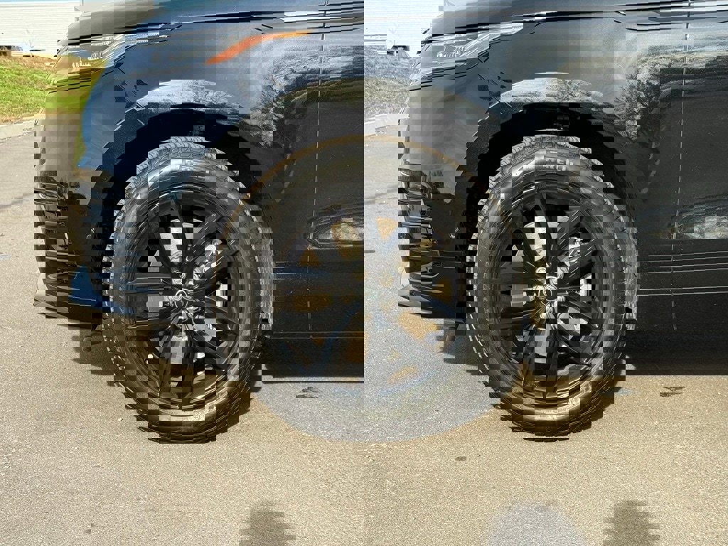 Certified 2026 Land Rover Range Rover Velar Dynamic SE AWD/4WD image 10