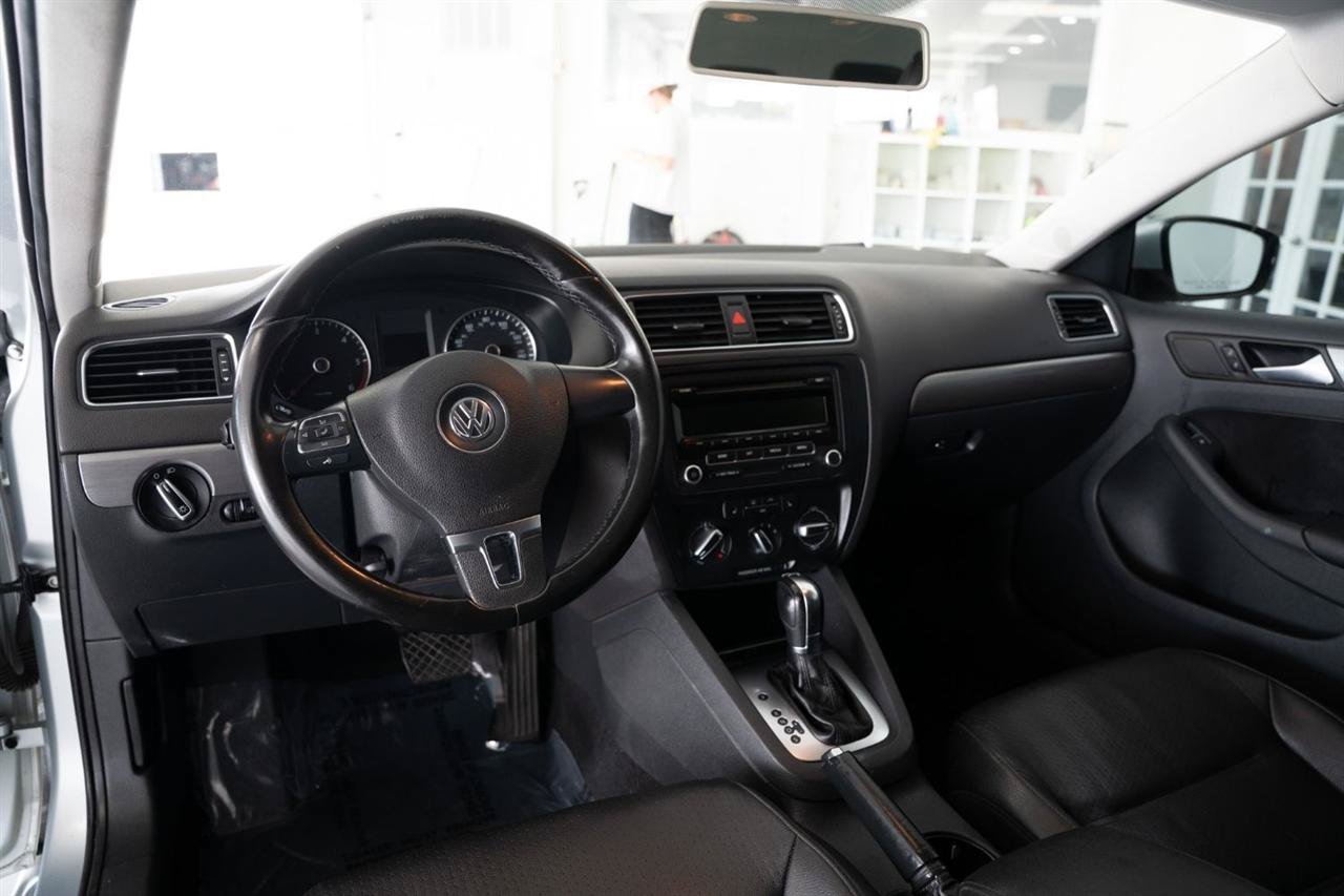 Used 2013 Volkswagen Jetta TDI FWD image 9