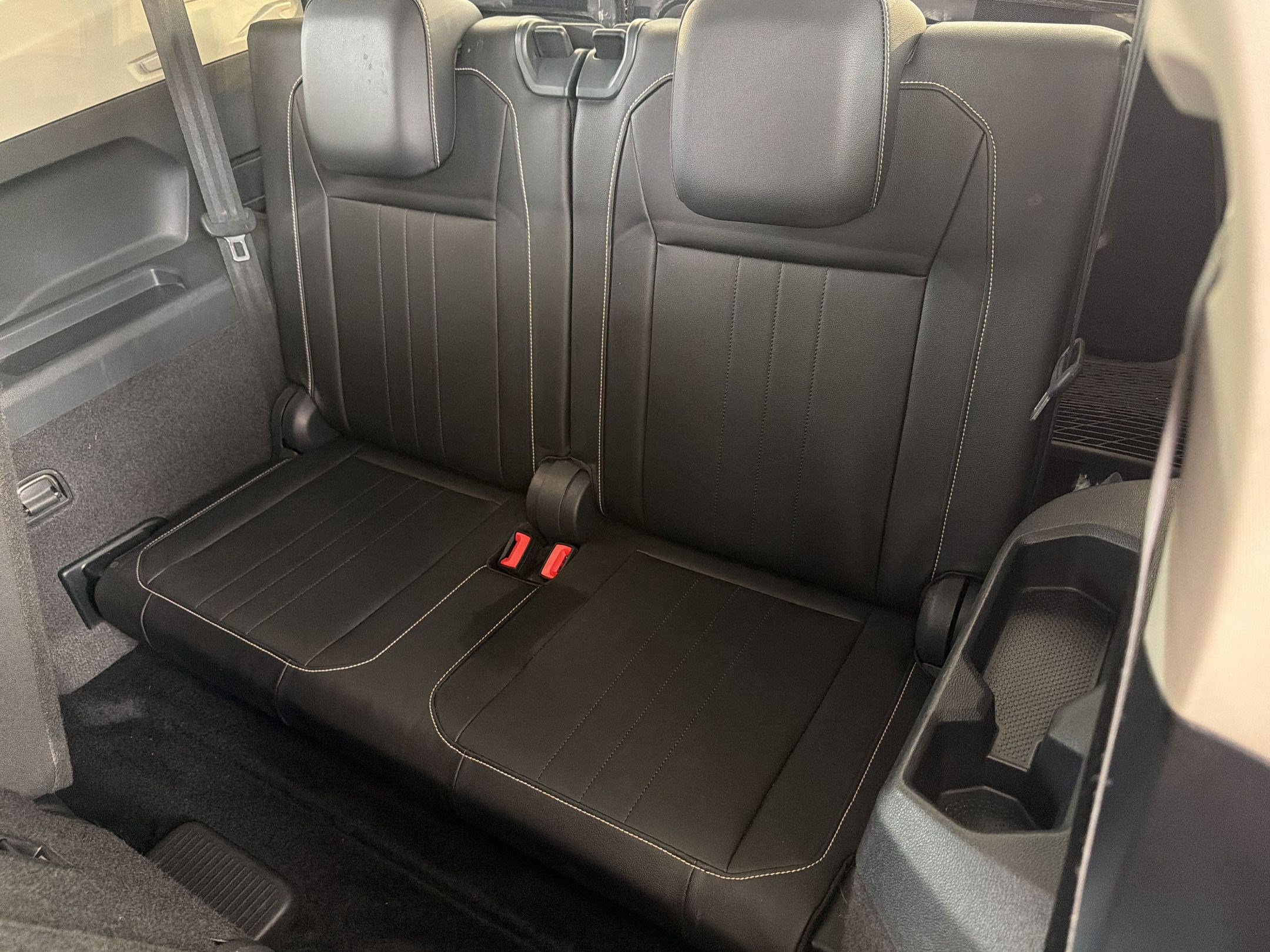 Used 2022 Volkswagen Tiguan SE FWD image 32