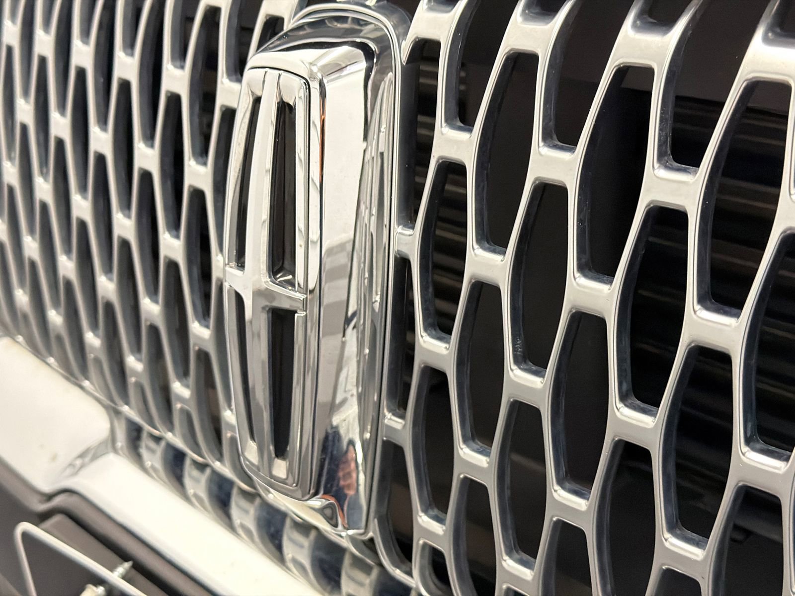 Used 2022 Lincoln Corsair AWD w/ Premium Package image 14